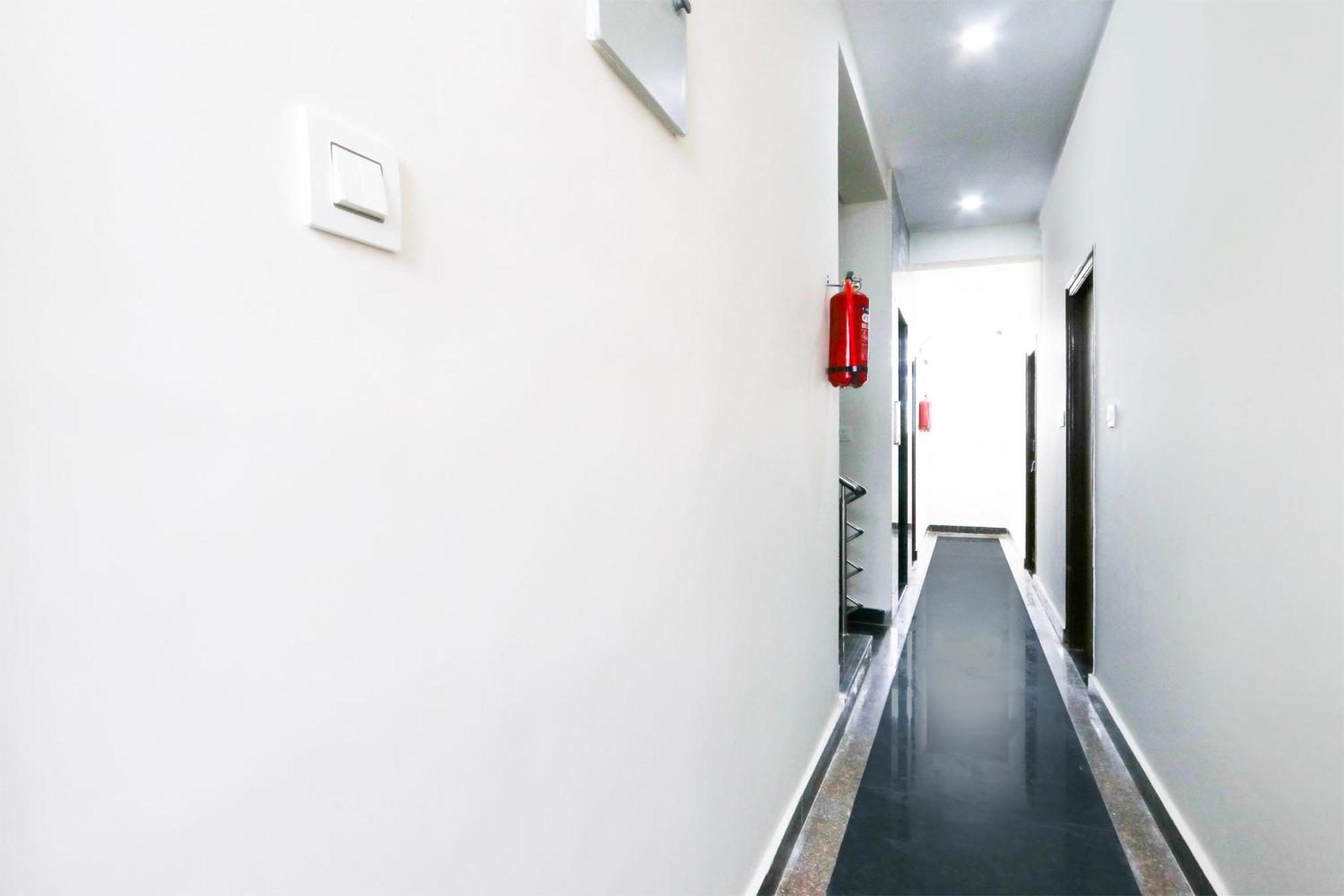 Super Hotel O Adibatla Near Tcs Ibrahimpatan Zewnętrze zdjęcie