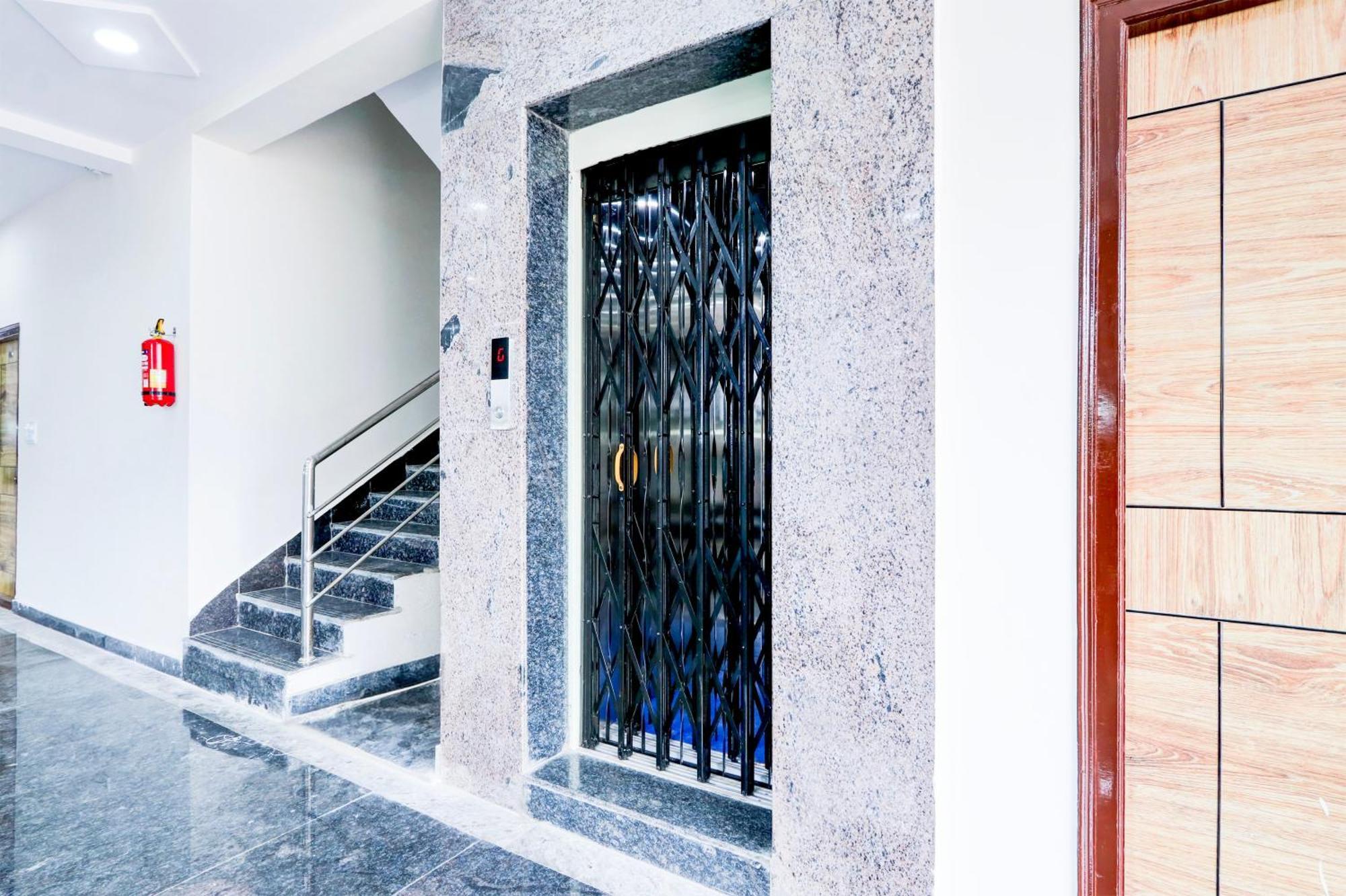 Super Hotel O Adibatla Near Tcs Ibrahimpatan Zewnętrze zdjęcie
